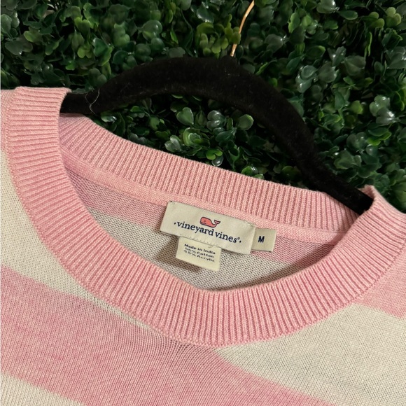 NEW 💗 VINEYARD VINES MEDIUM WOMENS LIGHTWEIGHT STRIPE PINK SWEATER EMBROIDERED - Picture 3 of 8